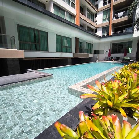 The Urban City Center By Fantasea Beach Pattaya Exterior photo