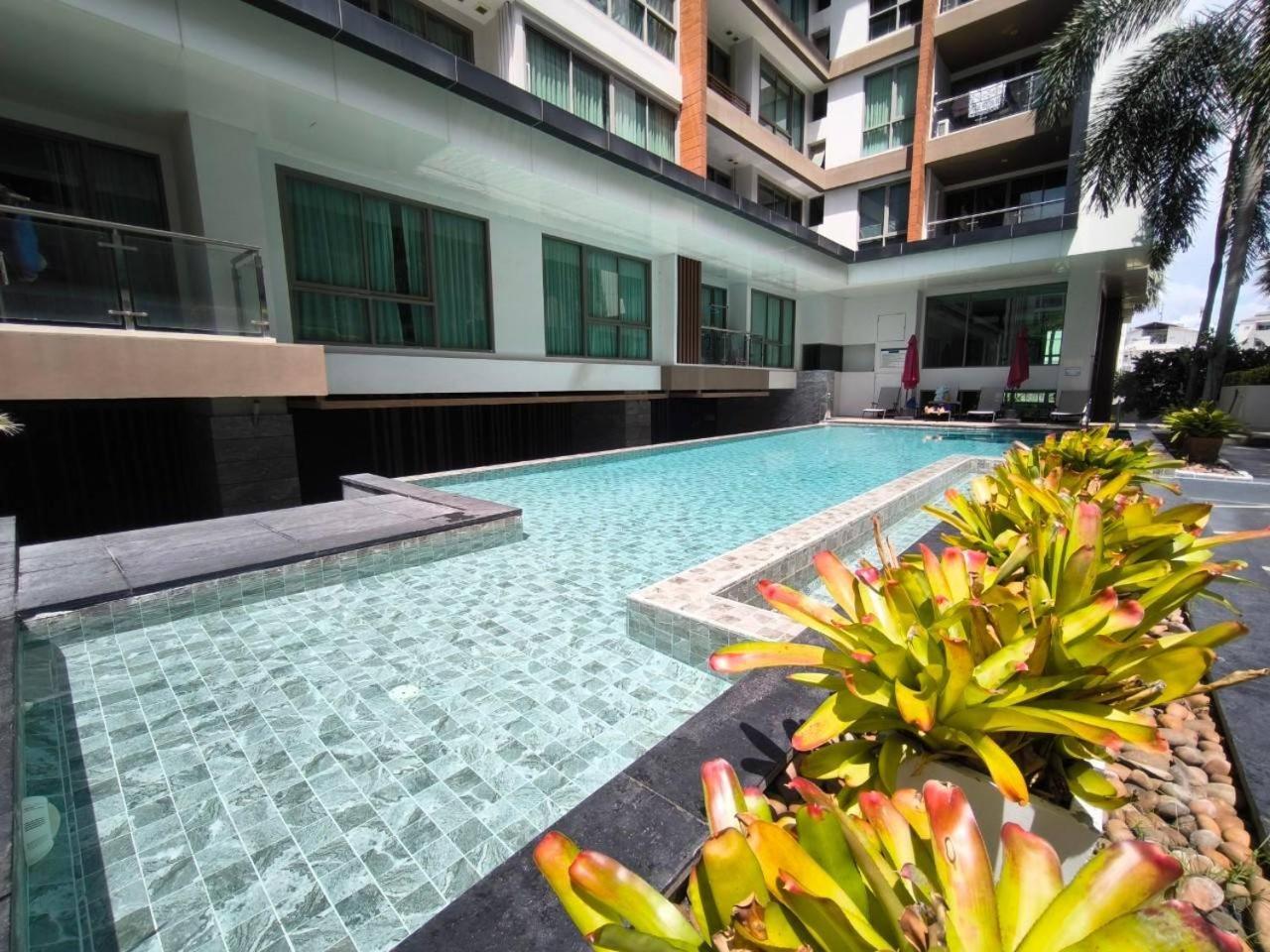The Urban City Center By Fantasea Beach Pattaya Exterior photo