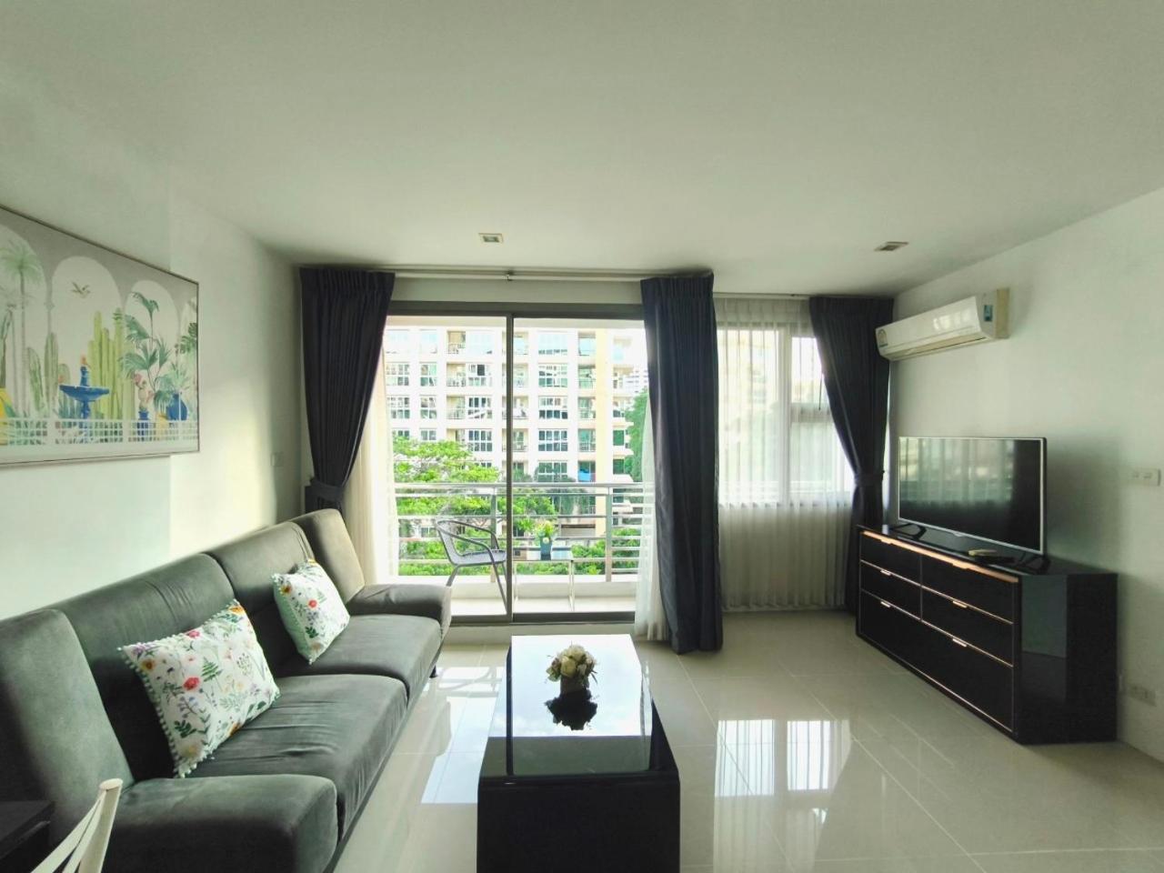 The Urban City Center By Fantasea Beach Pattaya Exterior photo