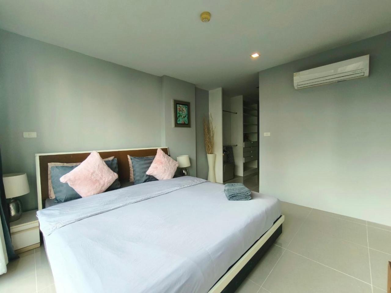 The Urban City Center By Fantasea Beach Pattaya Exterior photo